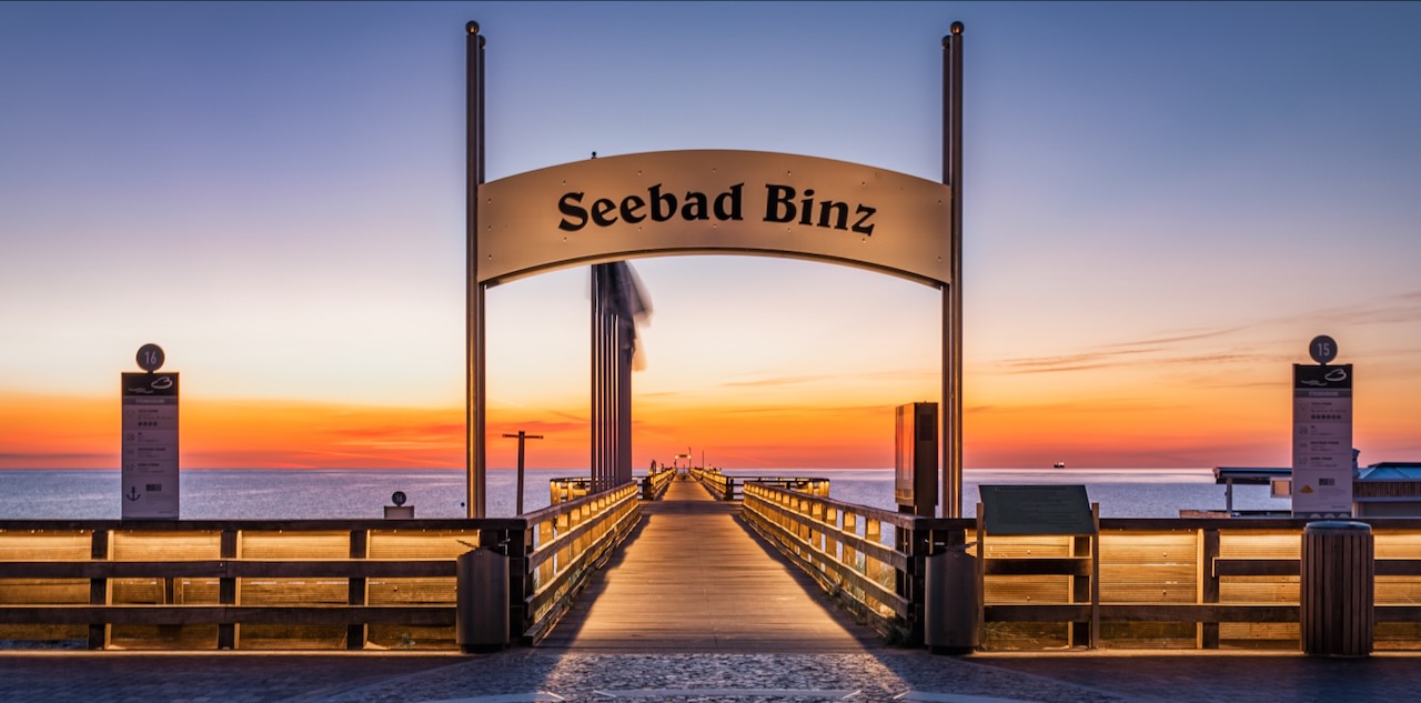 Sonnenaufgang an der Seebrücke Binz
